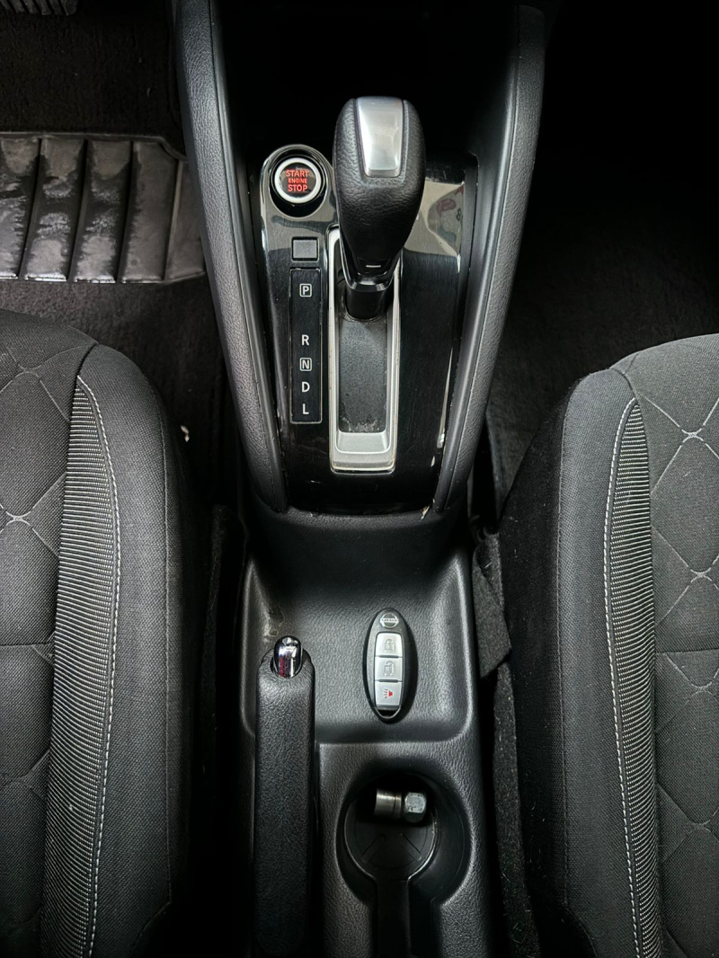 Nissan Kicks  5 pts. Advance, 1.6l, TA, a/ac., VE, RA-17 2018